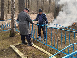 Уборка  прилегающих и закреплённых территорий . 